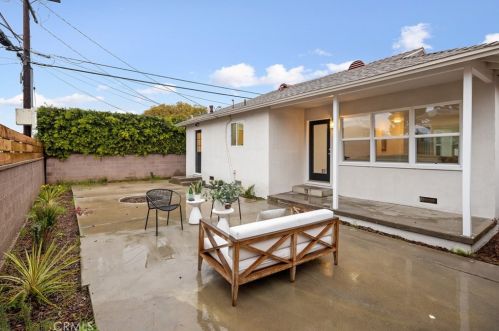 11609 Atkinson Ave, Hawthorne CA  90250-1827 exterior