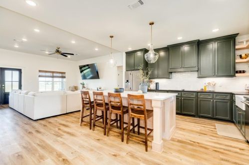 713 Longhorn Trl, Angleton TX 77515-9623 exterior