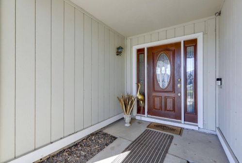 733 Dabney Ave, Rio Linda, CA 95673-2332