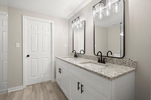 3366 Creekwood Dr, Rex GA 30273-2115 exterior