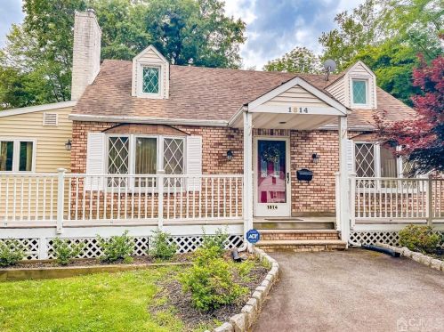 1814 Lamberts Mill Rd, Scotch Plains, NJ 07076-4767