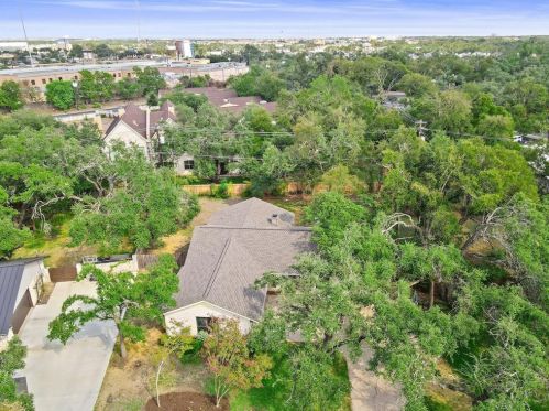 11905 Brookwood Rd, Austin TX  78750-2744 exterior