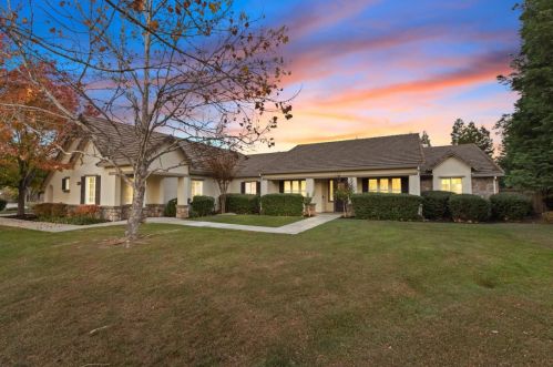 9335 Silverstone Ln, Elk Grove, CA 95624-3988