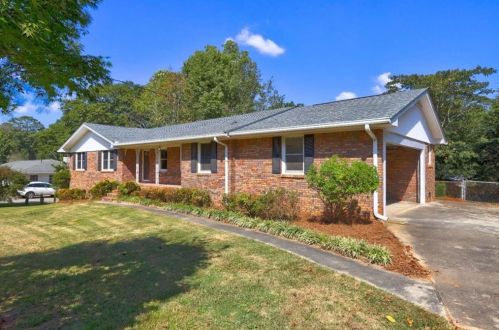 3019 Laura Ln, Lithia Springs, GA 30122-2511