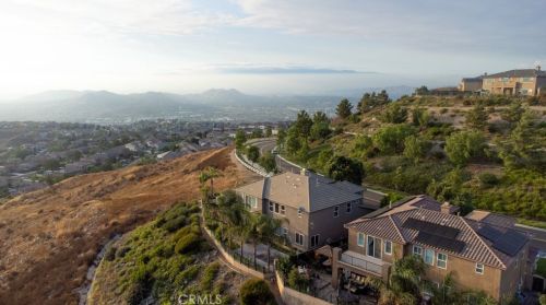 18458 Lakepointe Dr, Riverside CA  92503-0252 exterior