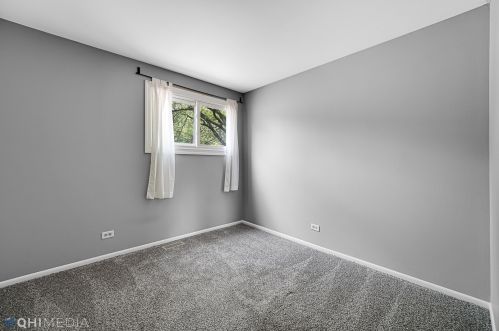 1926 Springside Dr, Naperville IL  60565-2242 exterior