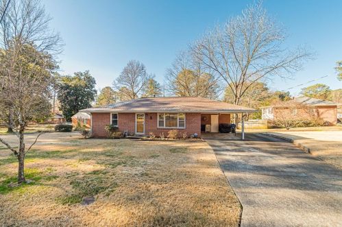 2226 Rockwood Dr, Marietta, GA 30067-7004