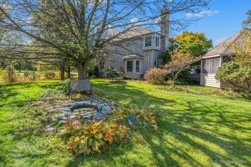 7 Crestview Dr, Oswego IL  60543-9475 exterior