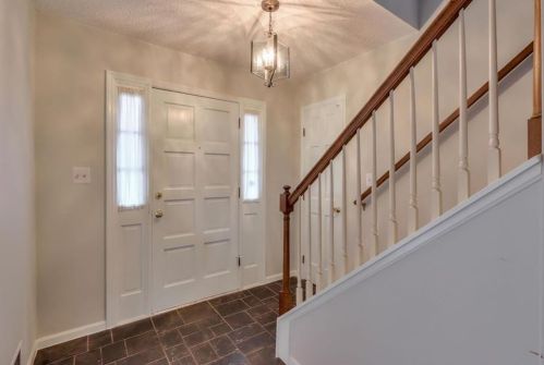 211 Pioneer Trl, Marietta, GA 30068-3470