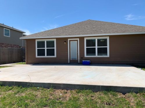 7141 Beechwood Dr, Angleton TX  77515-2515 exterior