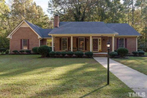 1009 Mulberry Rd, Clayton, NC 27520-2131