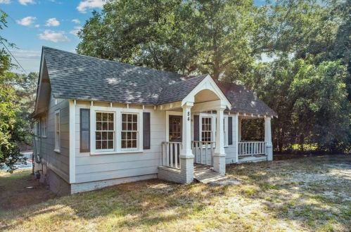 84 Peach St, Commerce, GA 30529-2229