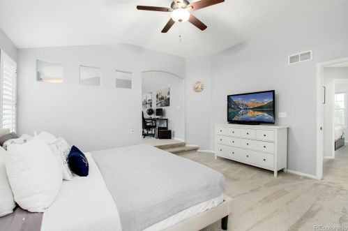 21984 Oxford Pl, Denver CO 80014-5137 exterior