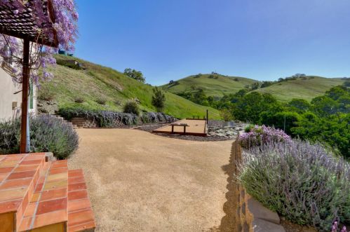 10651 Mendenhall Rd, Livermore, CA 94550