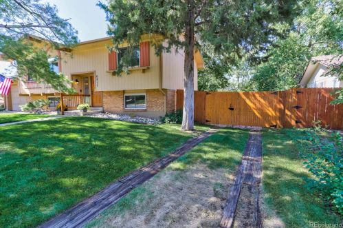 6917 Spruce Dr, Englewood CO 80112-1229 exterior