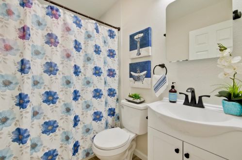 1053 Douglas Ct, San Leandro CA  94577-1469 exterior