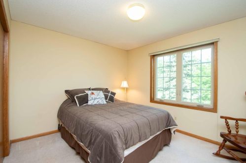 9063 Duckwood Trl, Saint Paul MN  55125-8687 exterior