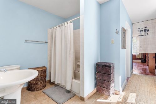 430 42 St, Philadelphia PA 19104-0044 exterior