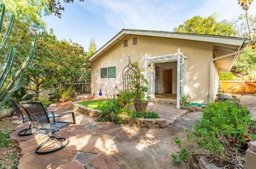 2425 Pine Dr, Santa Barbara, CA 93105-4147
