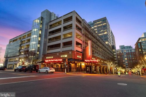 1412 Northgate Sq, Herndon VA  20190-3728 exterior