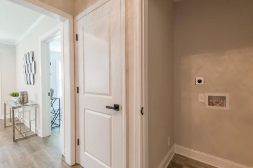 1222 Lorenzo Dr, Atlanta GA  30310-3946 exterior