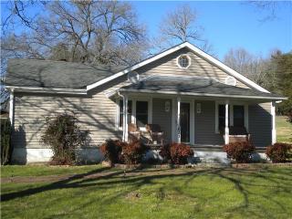 631 Owl Hollow Rd, Pulaski, TN 38478-9066