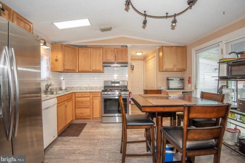 115 Dovefield Dr, Lancaster PA  17603-4687 exterior