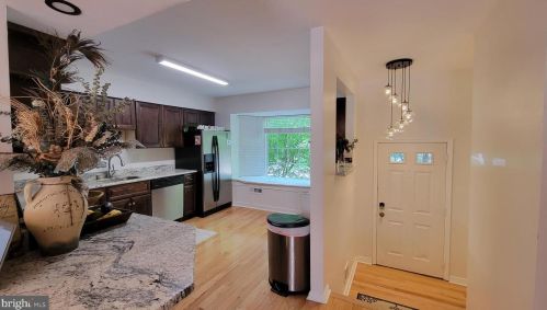 6178 Forest Creek Ct, Springfield VA  22152-1446 exterior