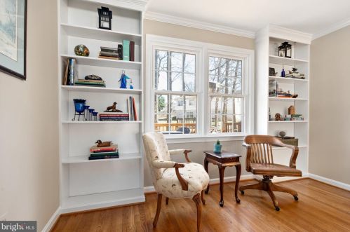 6705 Little Ann Ct, Springfield VA  22152-2629 exterior