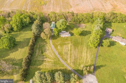 857 Oregon Trl, Harpers Ferry WV 25425-3144 exterior