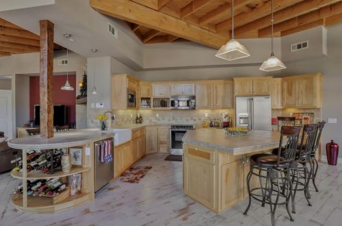 567 Egan St, Copperopolis, CA 95228-9243