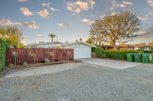 13861 Esplanade Ave, Santa Ana, CA 92705-2637