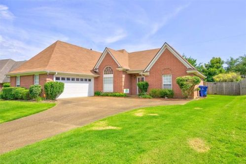 9257 Tamhaven Dr, Cordova, TN 38016-2326