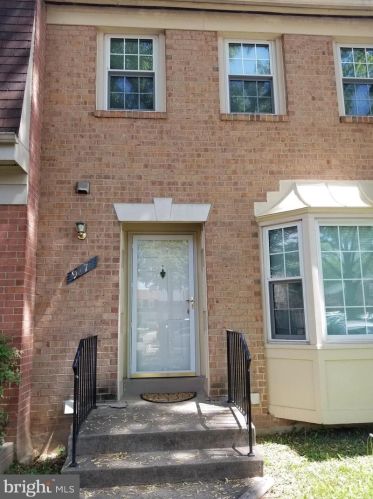 9871 High Water Ct, Springfield VA  22015-1808 exterior