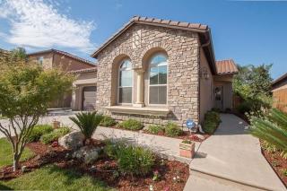 1449 Via Estrella Dr, Fresno, CA 93730-8821