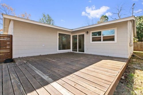 5204 Creekline Dr, Austin TX  78745-2227 exterior