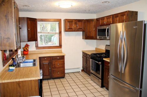 70 Burnt Hill Rd, Weare, NH 03281-4203