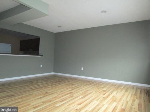 7814 Castor Ave, Philadelphia PA  19152-3604 exterior