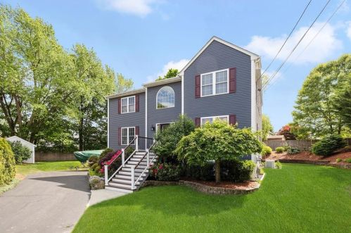 3 Farnworth Dr, Lincoln, RI 02865-1503