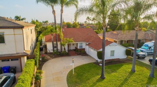 9386 Gainford St, Downey, CA 90240-3560