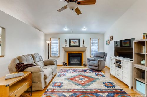 563 Johnson Ave, Loveland, CO 80537-6053