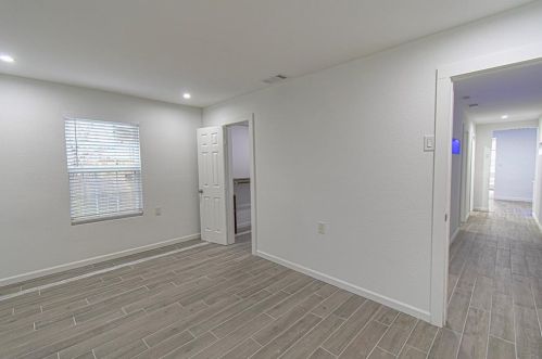 2735 Grafton Ave, Dallas TX  75211-5711 exterior