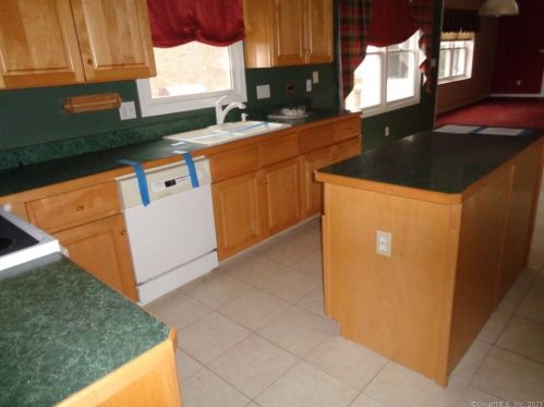 12 Rosick Rd, Wallingford, CT 06492-3369