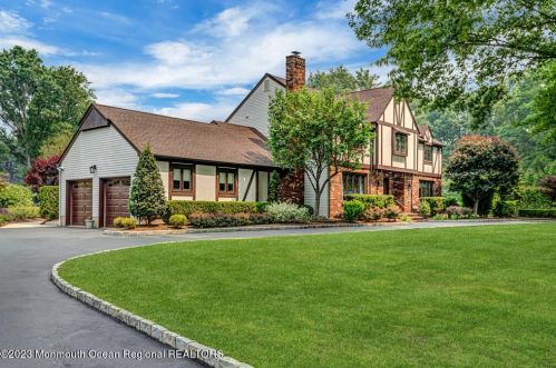 35 Rambling Brook Dr, Holmdel Village, NJ 07733-2338