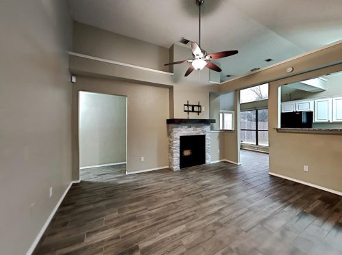 2513 Butterfield Dr, Fort Worth TX  76133-5862 exterior