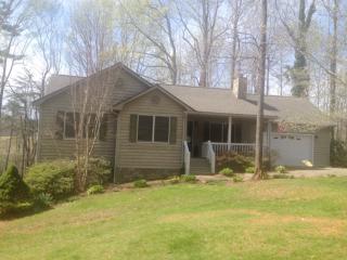 500 Claybanks Dr, Callaway, VA 24067-4576