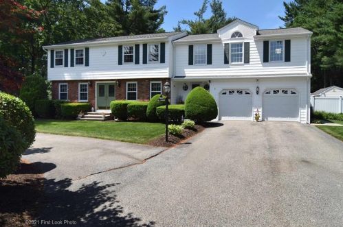 15 Apple Blossom Ln, Coventry, RI 02816-6621