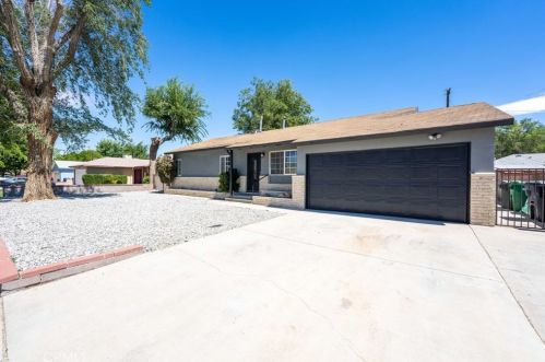 44126 11th St, Lancaster, CA 93534-4240