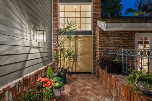 1821 Overview Cir, Santa Ana, CA 92705-1548