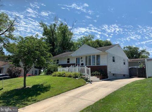 106 Carlysle Ct, Runnemede, NJ 08078-1837